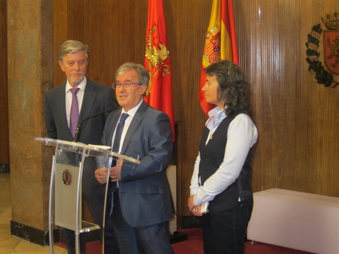 Santisteve, Dolado y Broto, este lunes en el Ayuntamiento