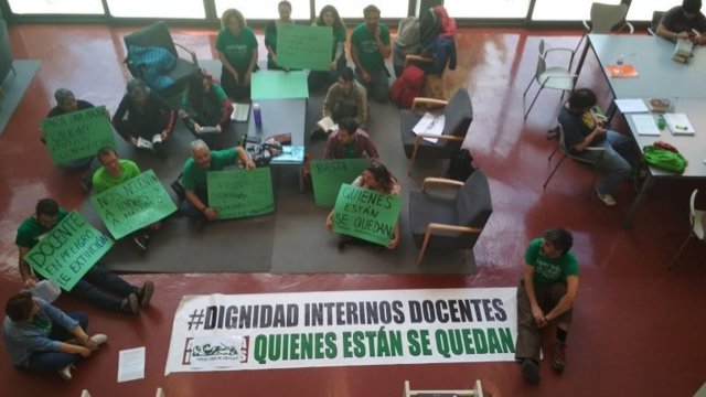 Interinos ocupan la Biblioteca Infanta Elena