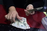 El dólar rompe un nuevo récord en Argentina y ya se cotiza en 25,50 pesos