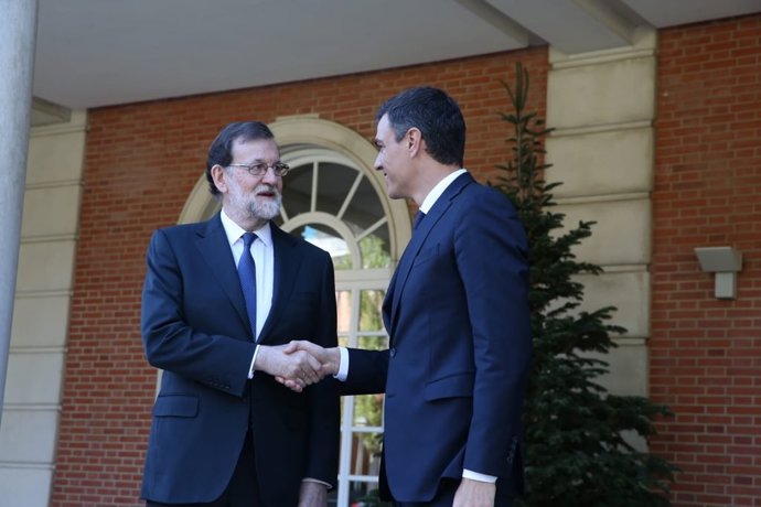 Mariano Rajoy y Pedro Sánchez en la Moncloa