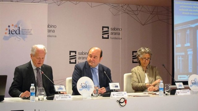 Ortuzar recuerda a las víctimas que