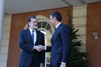Rajoy y Sánchez acuerdan actuar contra cualquier estructura política que promueva Torra contraria a la Constitución