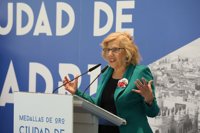 Carmena apunta al activismo y a ciencia como pilares de evolución social y rechaza el "secuestro del talento femenino"