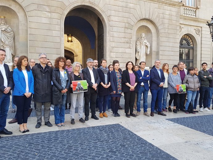 Minut de silenci a l'Ajuntament