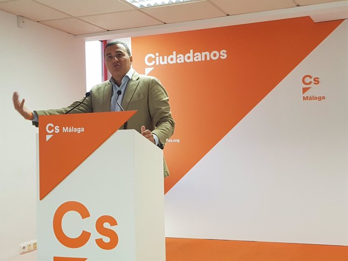 El parlamentario de Cs Carlos Hernández 
