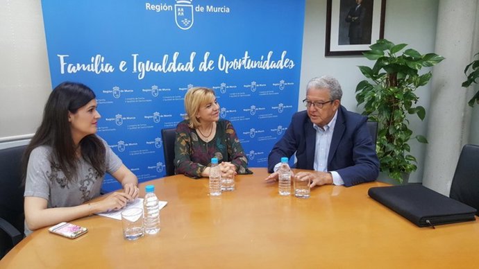 Violante Tomás con el presidente de la Asociación de Familias Numerosas