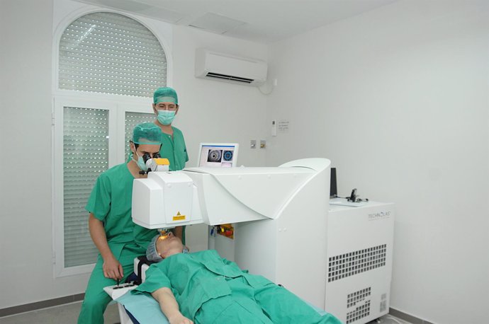 Intervención quirúrgica oftalmológica en Los Morales