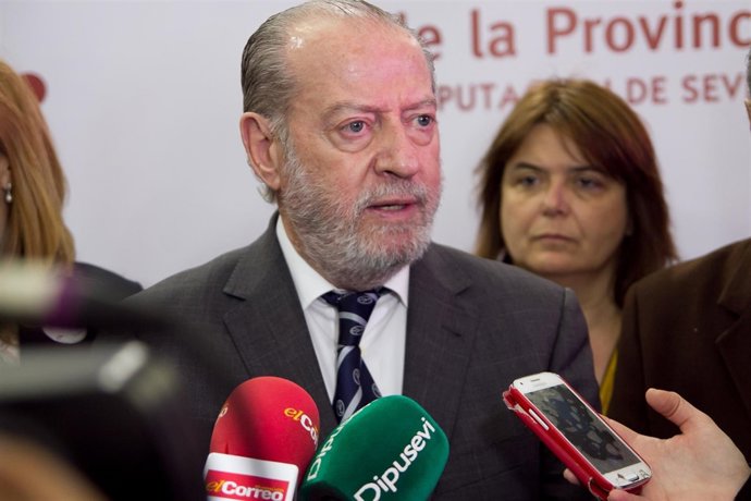 El presidente de la Diputación de Sevilla, Fernando Rodríguez Villalobos