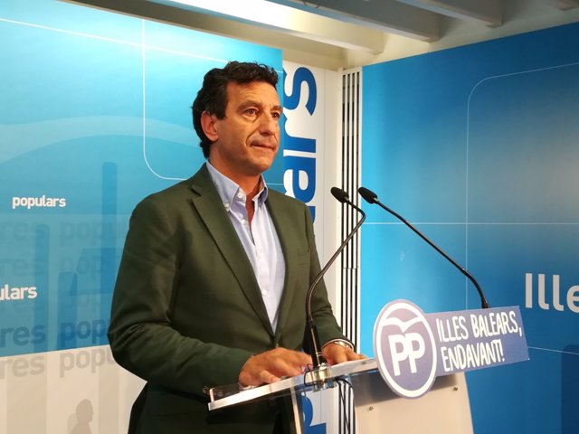 Company tilda de 'basura' la moción de censura presentada por el PSOE