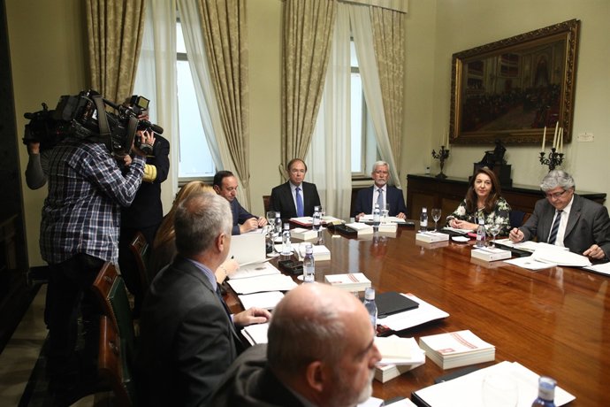 Pío García-Escudero presideix la Mesa del Senat
