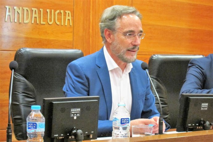 El consejero andaluz de Fomento y Vivienda, Felipe López.