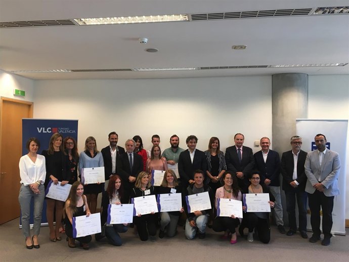 Sandra Gómez, Francesc Colomer y José Vicente Morata con premiados por SICTED