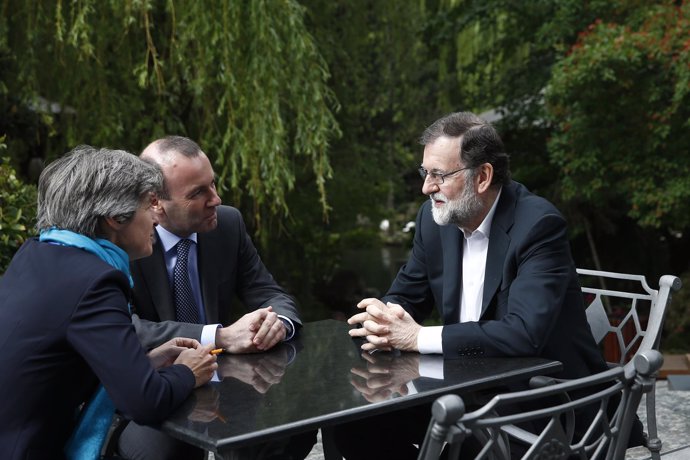 Rajoy y Manfred Weber reunidos en Sofía