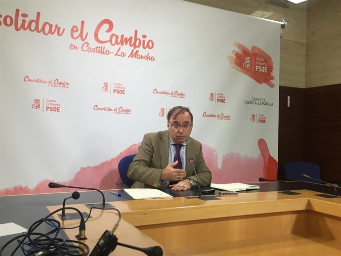 Diputado PSOE, Fernando Mora