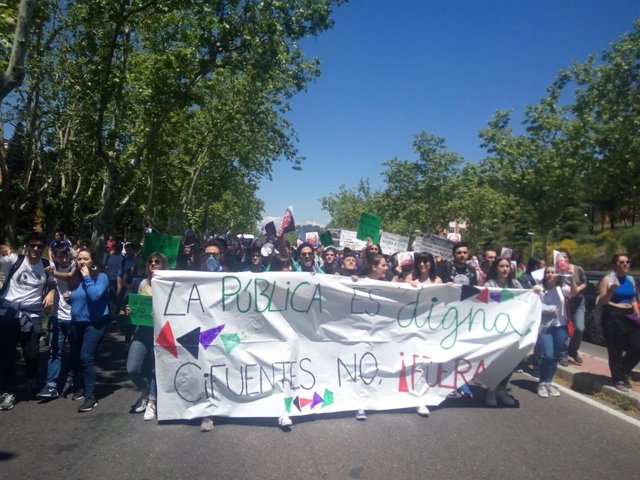 Protesta de estudiantes de la Universidad Complutense contra Cifuentes