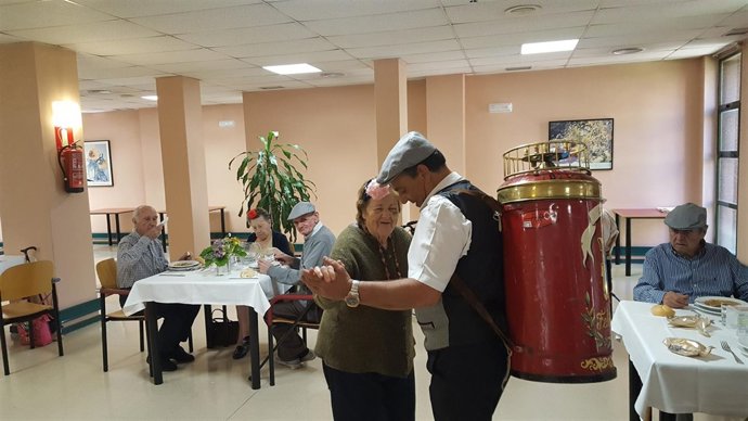 Fiesta de San Isidro en una residencia de mayores