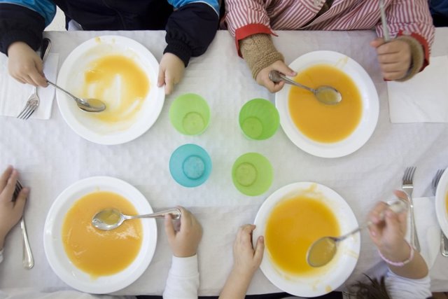 Junta destaca que destina 94 millones a comedores escolares y niega ... Junta destaca que destina 94 millones a comedores escolares y niega ...