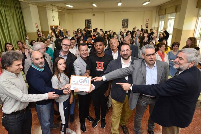 El instituto Miguel de Cervantes, nueva zona cardioasegurada