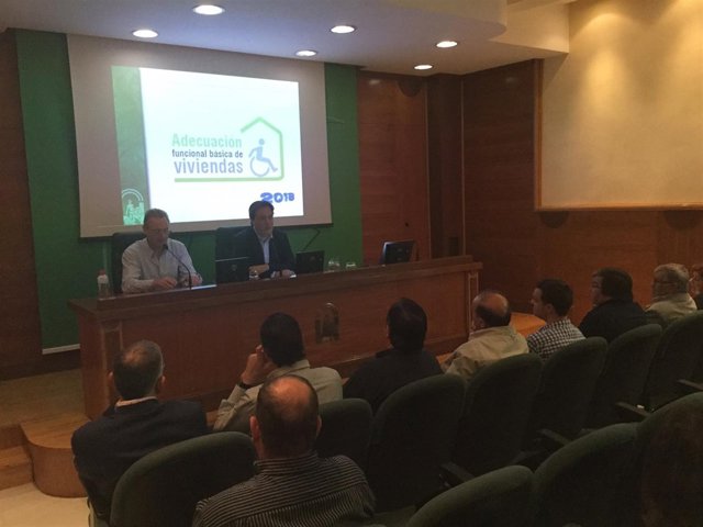 Reunión sobre las ayudas para accesibilidad en viviendas. 