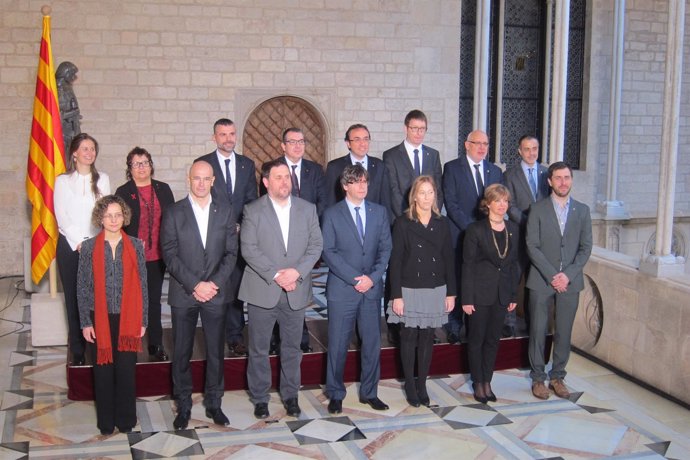 Toma de posesión de los consellers de la Generalitat de Carles Puigdemont