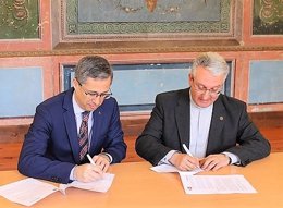 Firma del acuerdo de colaboración entre Abanca y la Catedral de Santiago