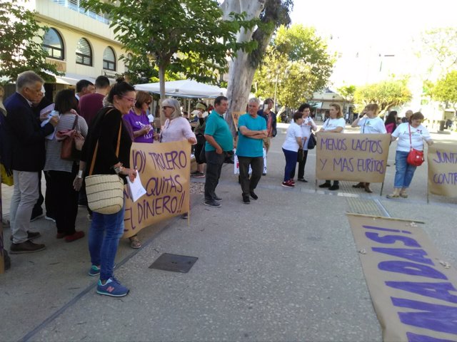 Un centenar de personas denuncian en Ibiza el incumplimiento en los PGE del Pacto contra la Violencia de Género