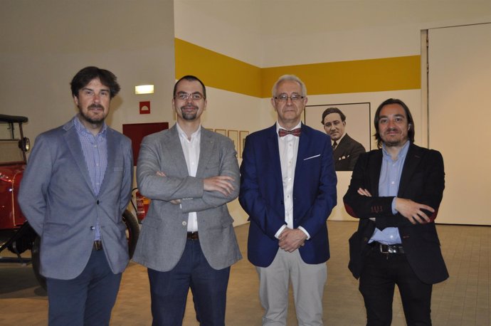 El director general de Cultura, Nacho Escuín, ha inaugurado la exposición. 