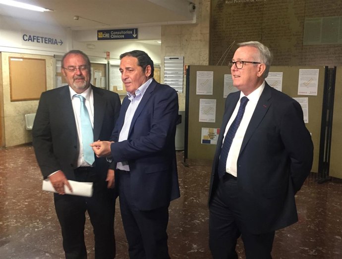 Los consejeros de Educación y Sanidad en la facultad de Medicina. 16-5-2018