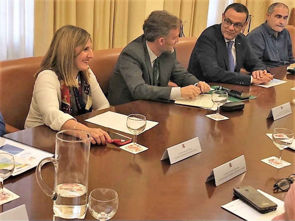 Los presidentes de las diputaciones de Cádiz y Huelva con José Fiscal