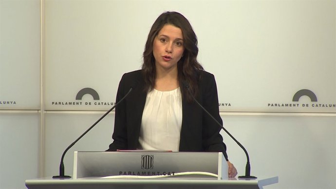  Inés Arrimadas en roda de premsa en el Parlament