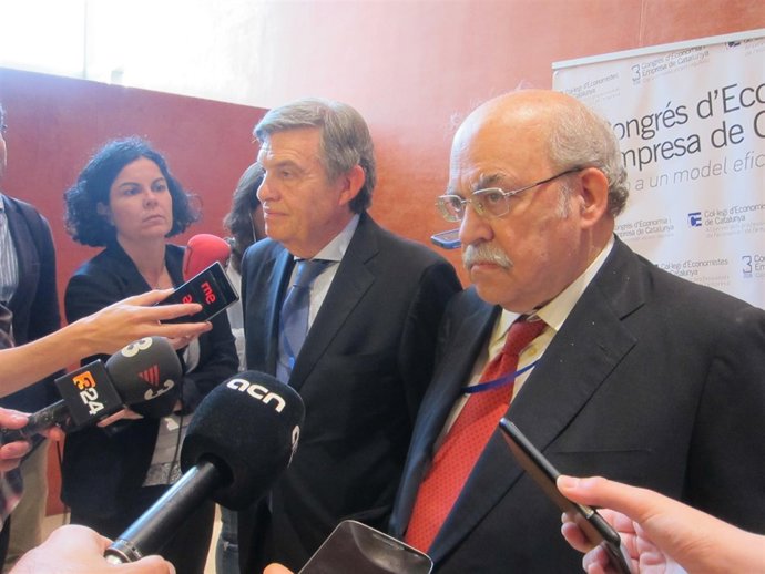 Joan B. Casas y Andreu Mas-Colell (Colegio de Economistas de Catalunya) 