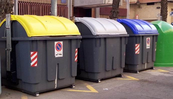 Contenedores de reciclaje 