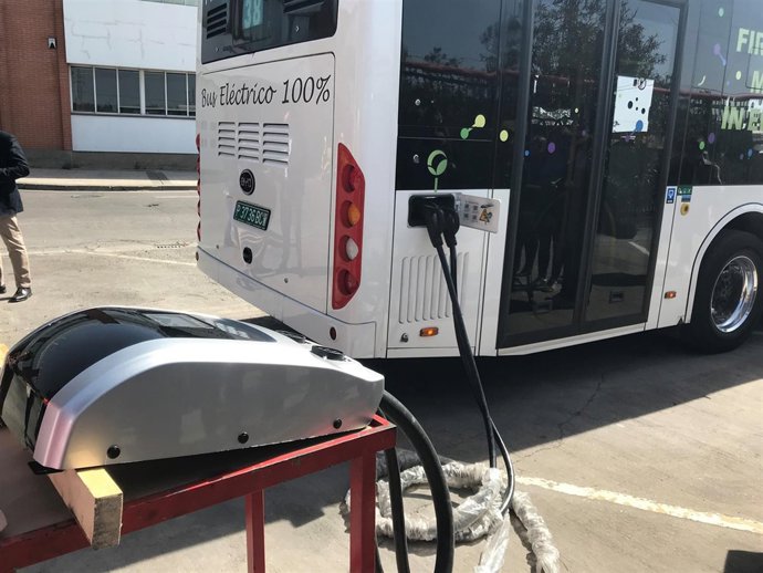 Cargador de autobús eléctrico