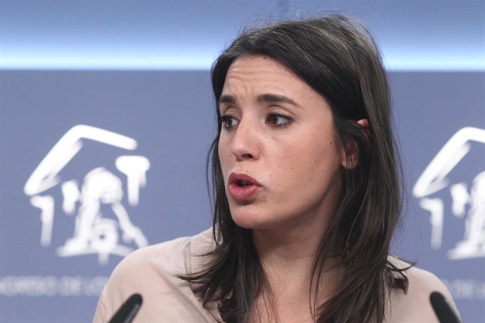 Irene Montero registra la petición de reprobación de Dolors Montserrat