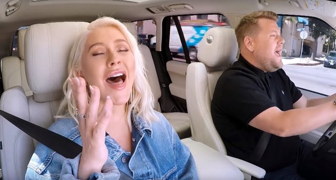 VÍDEO: Christina Aguilera y James Corden se lucen cantando a dúo Fall in Line en Carpool Karaoke