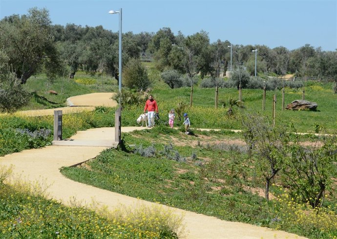 El parque del Zaudín estrena equipamientos