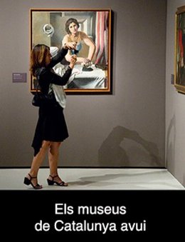 Visitant a un museu