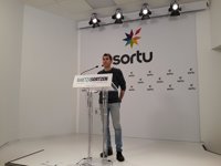 Sortu dice que la operación para incautarse de bienes de expresos es "la respuesta del Estado a la desaparición de ETA"