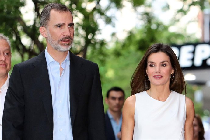 REY DON FELIPE Y REINA DOÑA LETIZIA