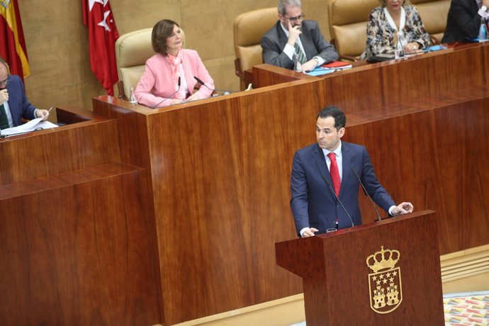 Ignacio Aguado al ple d'investidura d'Ángel Garrido