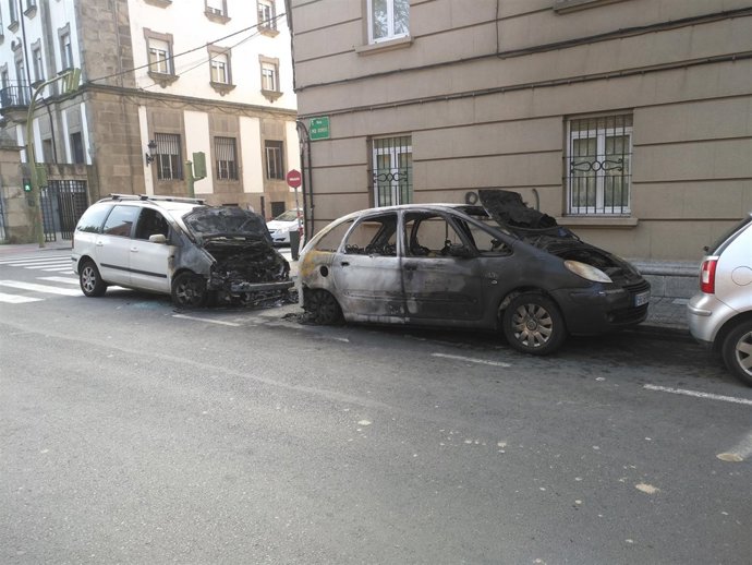 Vehículos quemados de madrugada en Ferrol