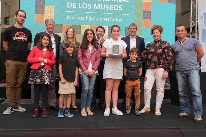 ENTREGA DE PREMIOS DEL CONCURSO DE CORTOS ESCOLARES - Proyecto  ATHANATOS Muerte