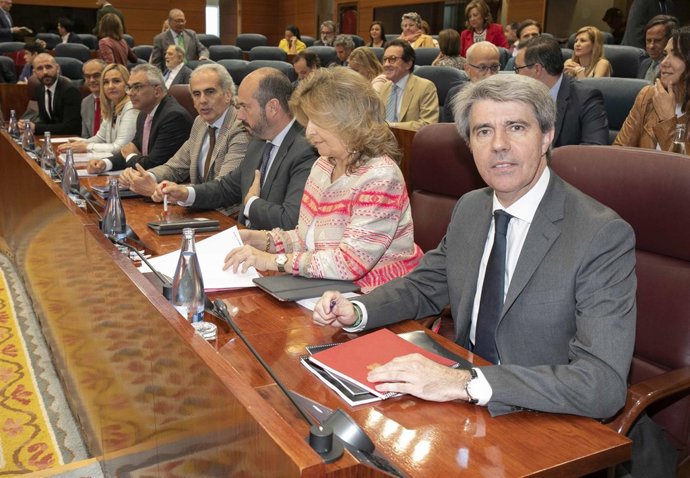 Garrido junto a los consejeros de Gobierno en funciones