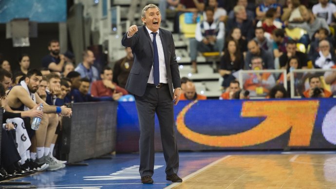 El técnico del FC Barcelona Lassa, Svetislav Pesic