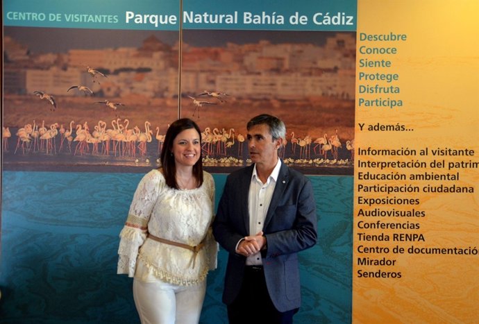 El delegado de Medio Ambiente, Ángel Acuña, y la alcaldesa Patrica Cavada