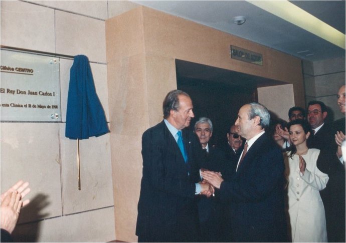 Inauguración de la Clínica CEMTRO en mayo de 1998, con el Rey Juan Carlos