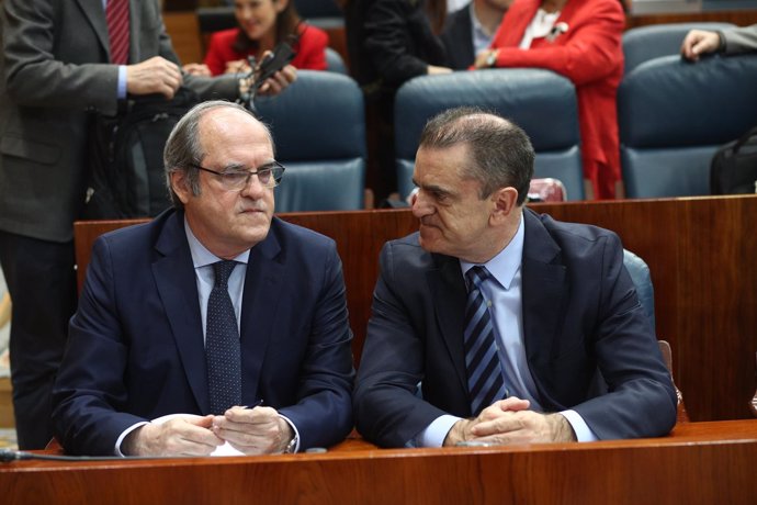 Ángel Gabilondo y José Manuel Franco durante el pleno de investidura de Garrido