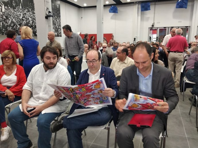 Ferran Pedret, Miquel Iceta (PSC) i el professor Joan Rodríguez