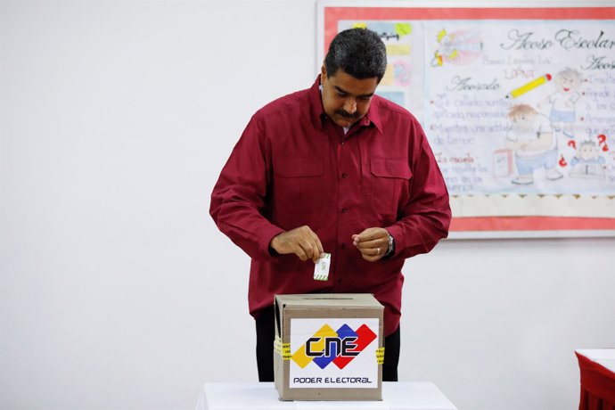 Nicolás Maduro, votando en las elecciones presidenciales
