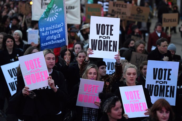 Manifestación por la reforma de la ley del aborto en Irlanda